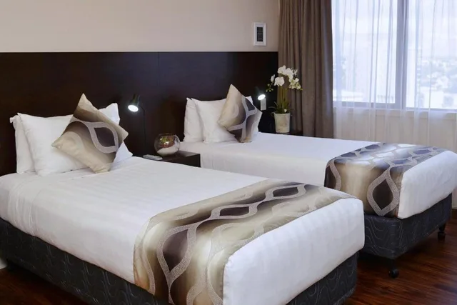 غرفة قياسية بسريرين منفصلين، Auckland City Hotel 2/7