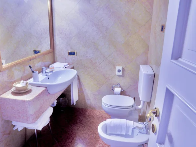 غرفة بسرير مزدوج بشرفة، Hotel Colonne 8/8