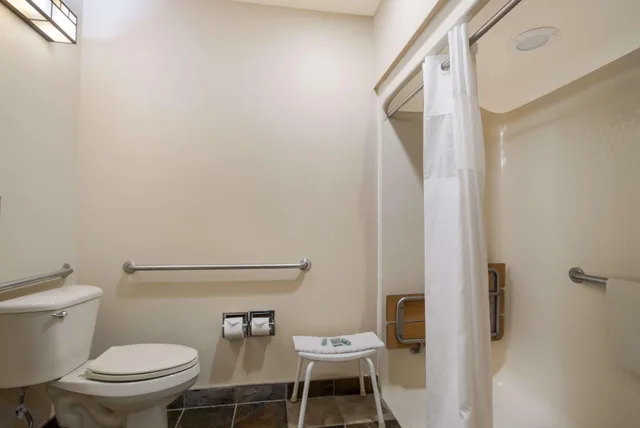 غرفة بسرير كوين، Best Western Northwest Lodge 4/5