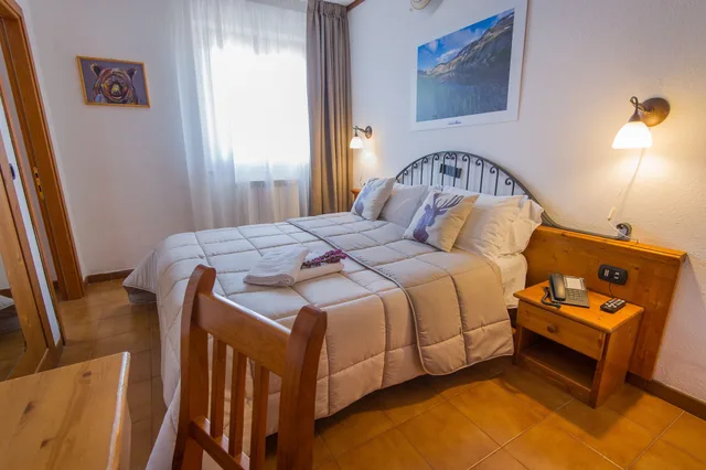 غرفة ثلاثية بسرير كوين وسرير فردي، Hotel Iris 5/10