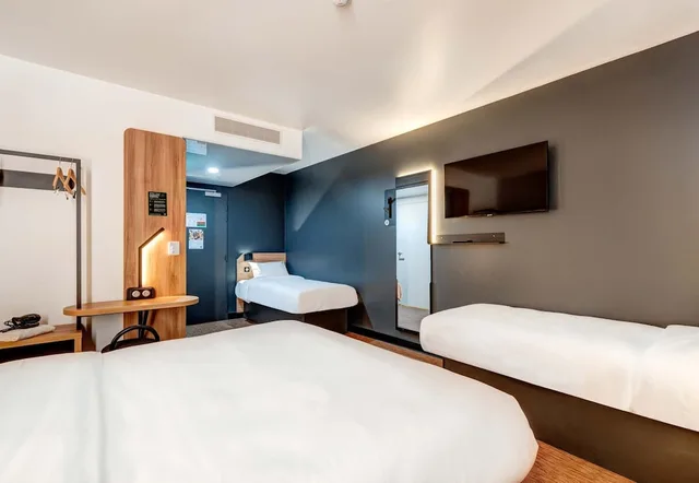 Room, Quadruple, Double and Twin Beds, B&B Hotel Marseille Prado Velodrome 3/9