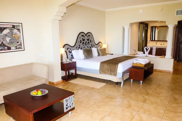 Interior, Colonial, Junior Suite, Ocean Front, Outdoor Jetted Tub, Majestic Colonial Punta Cana - All Inclusive 4/6