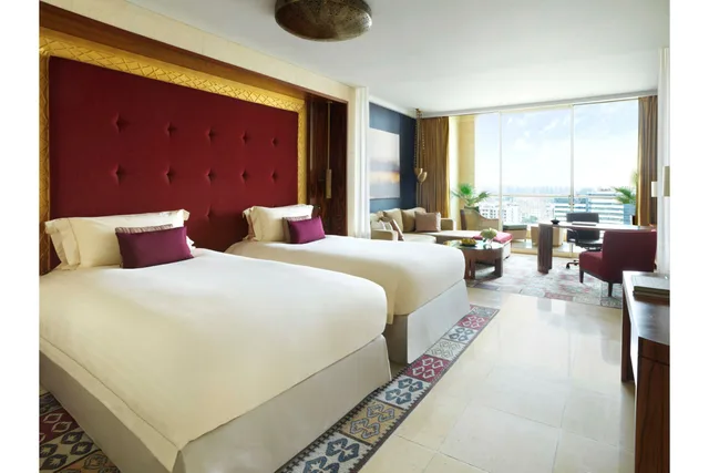 Raffles, Skyline Club، Raffles Dubai Hotel 2/4