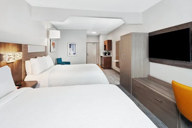 غرفة بسريرين كوين لذوي الإعاقة، Holiday Inn Express & Suites Carmel North - Westfield 1/10