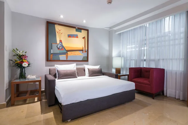 غرفة ثلاثية بسريرين مزدوجين، Eurostars Zona Rosa Suites 2/7