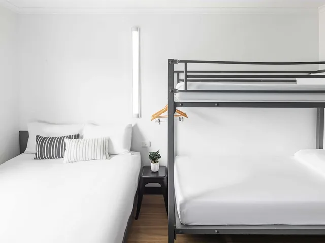 غرفة بسرير بطابقين وسرير كوين، Ibis Budget Coffs Harbour 17/20