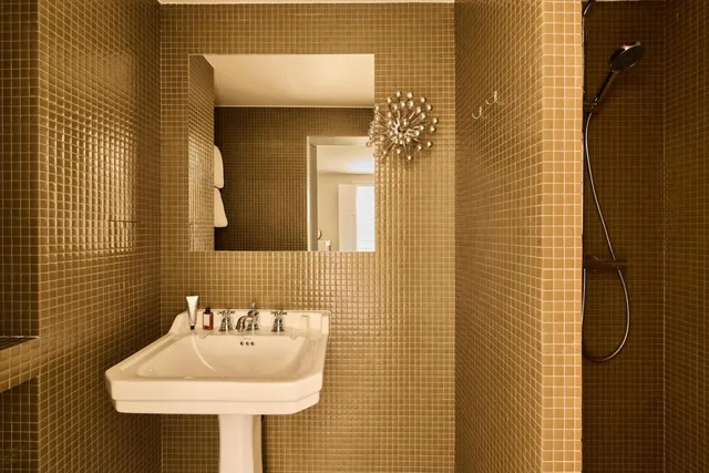 غرفة بسريرين منفصلين، Hotel Nude Paris - Color Vision 4/5
