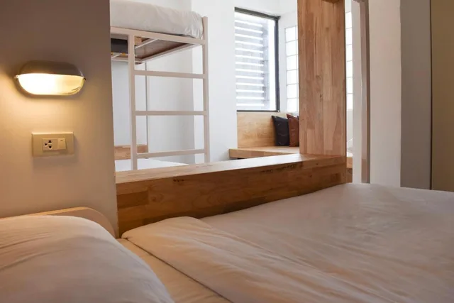 Mixed Dorm, Loyy Hotel 9/10