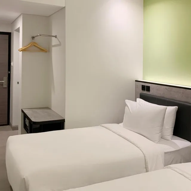 غرفة قياسية بسريرين منفصلين، Amaris Hotel Tasikmalaya 5/8