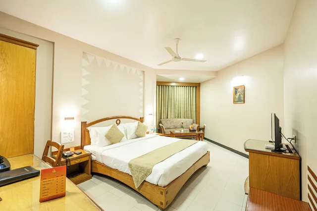 غرفة تنفيذية بسرير فردي، Hotel Mayura 2/4
