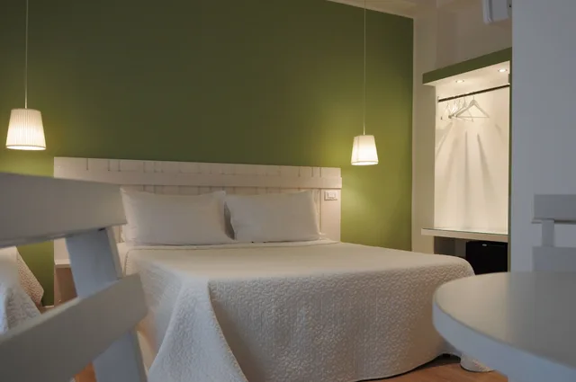 Deluxe, Triple, 1 King and 1 Single Beds, B&B Medinblu 4/4
