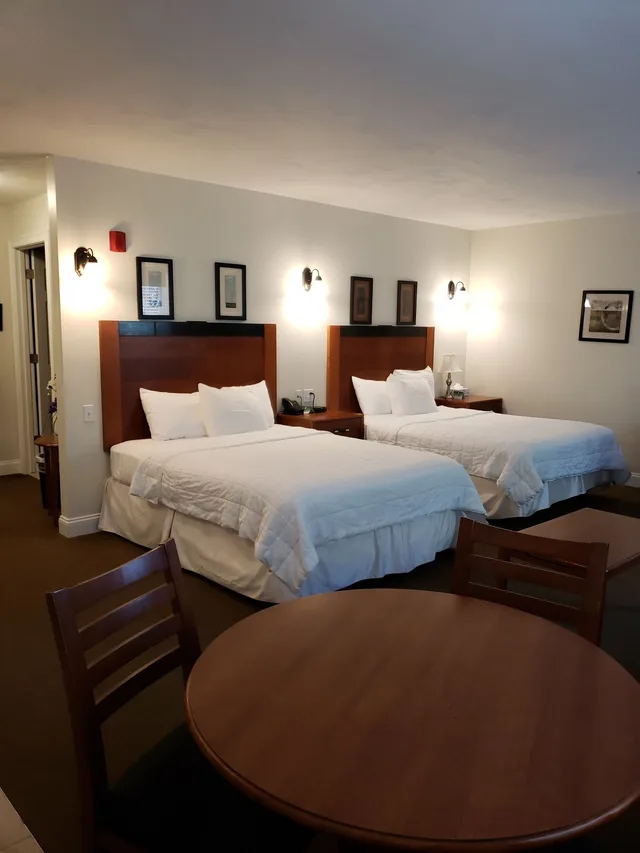 غرفة سوبيريور بسريرين كوين، Crescent Suites Hotel 1/1