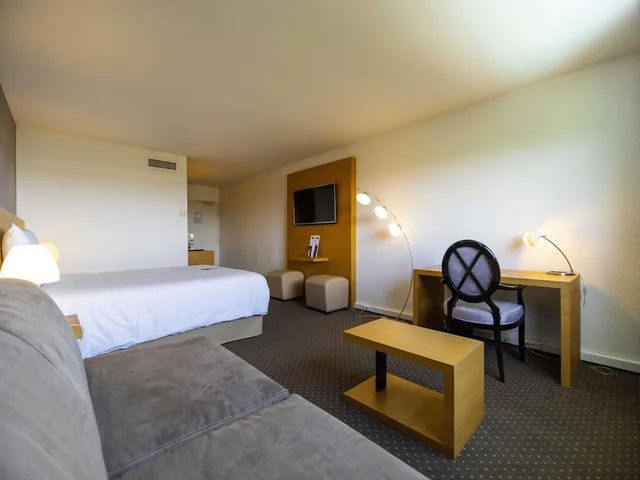 غرفة قياسية بسرير مزدوج مع أريكة، Mercure Bordeaux Lac Hotel 5/10