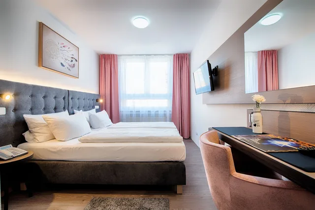 غرفة قياسية بسرير مزدوج، Home Hotel 5/9