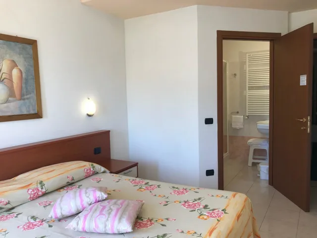 Deluxe, Double Bed, Hill View, Garden Hotel Tabiano 1/4