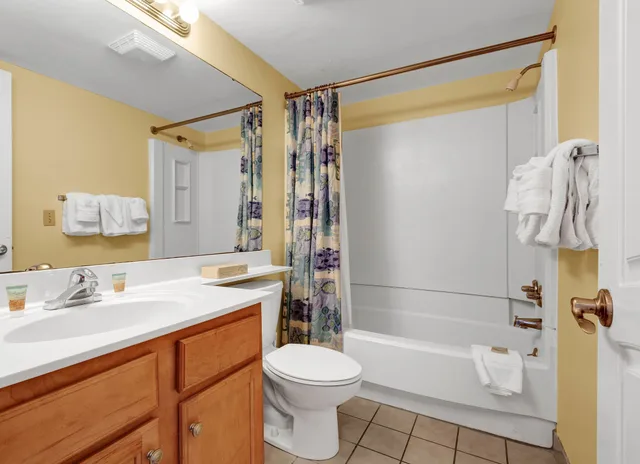 2 Bedrooms, Suite, Ocean Front, Sands Beach Club 3/4