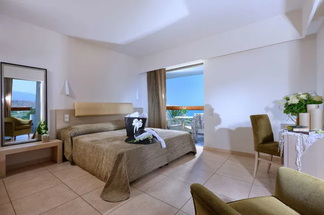 جناح بسرير مزدوج بإطلالة على البحر مع أريكة، Sitia Beach City Resort and Spa 5/10