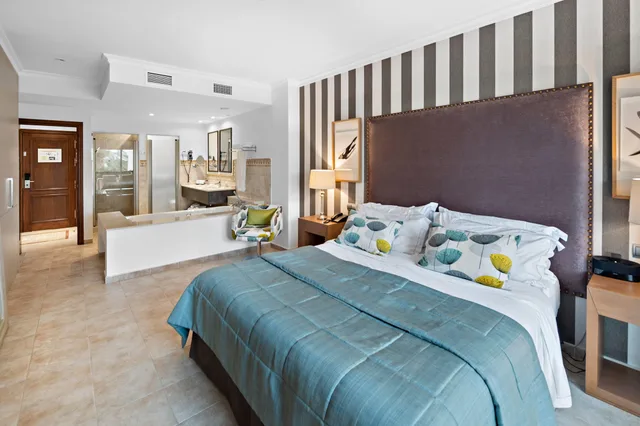 جناح غراند بغرفتي نوم بجاكوزي، Wyndham Grand Costa del Sol 2/6