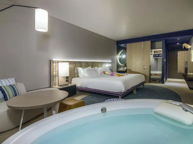Ocean, King Bed, Ocean Front، Veranda Resort Pattaya Na Jomtien - MGallery 7/9