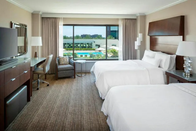 Room, 2 Queen Beds, The Westin South Coast Plaza 5/6