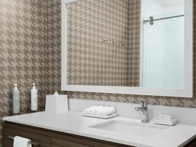 جناح استوديو بسريرين كوين لذوي الإعاقة، Home2 Suites By Hilton Brownsburg 6/7