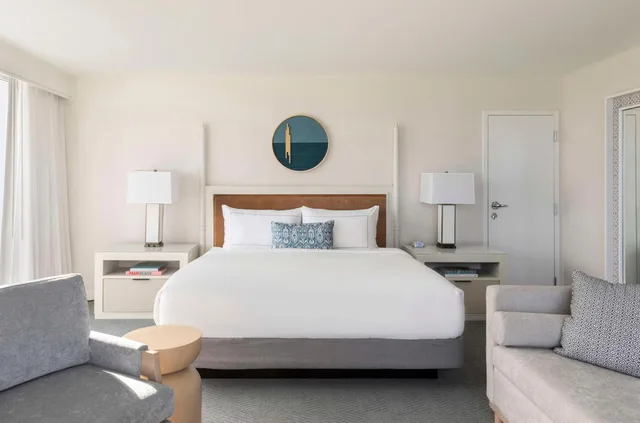 Junior Suite, King Bed, Ocean Front, Sofa، The Singer Oceanfront Resort, Curio Collection by Hilton 1/3