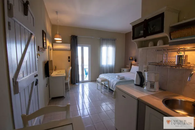 استوديو بسرير مزدوج بإطلالة على البحر، Adrakos Apartments 3/5