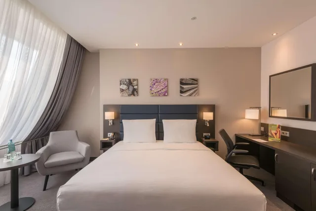 جناح جونيور بسرير كوين، HILTON GARDEN INN FRANKFURT CITY CENTRE 5/6