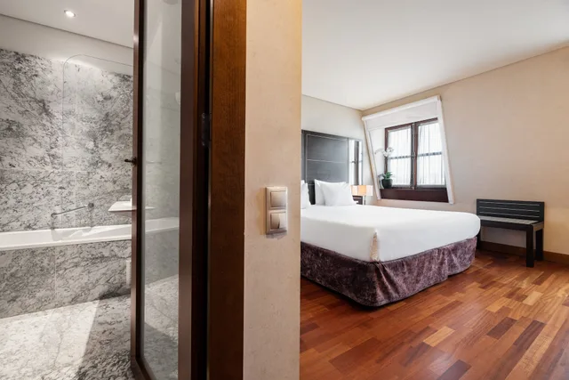 Room, Triple, 1 Double and 1 Single Bed, Eurostars Das Artes 9/10