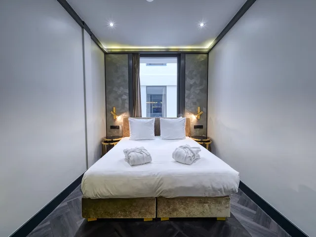غرفة قياسية بسريرين منفصلين، G Hotel 2/4