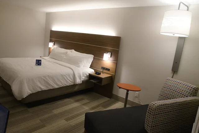 غرفة قياسية بسرير كينج، Holiday Inn Express Hotel And Suites Douglas 2/2