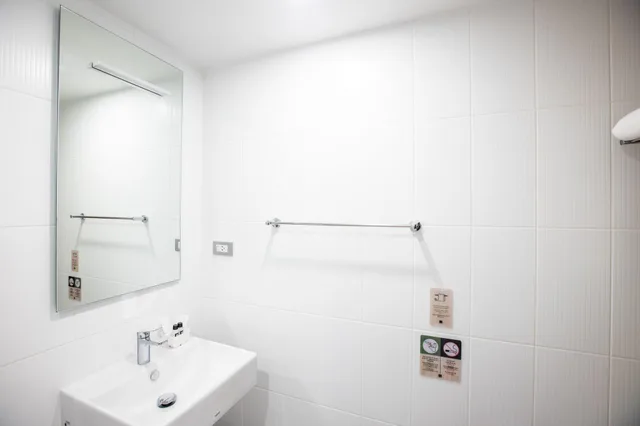 غرفة قياسية ثلاثية بسرير فردي، Cubic Bangna Hotel 2/3