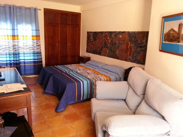 غرفة عائلية بسرير مزدوج وسرير فردي، Hotel de Naturaleza Rodalquilar Spa Cabo de Gata 2/3