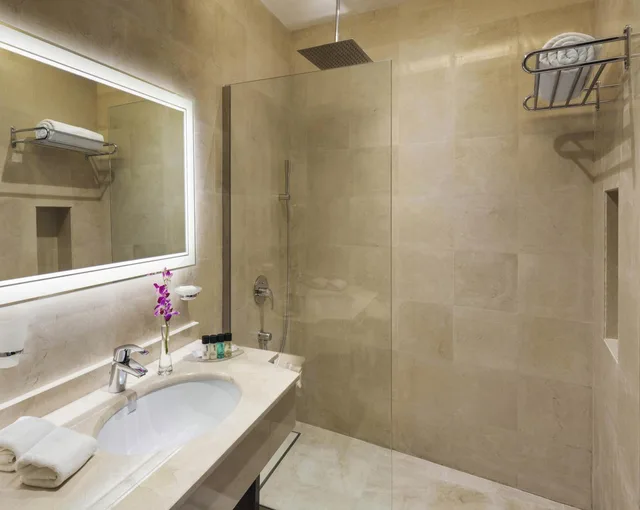 Connecting, Family, Movenpick Qassim 6/6
