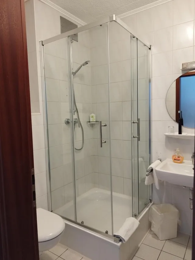 غرفة قياسية بسرير مزدوج، Hotel Sonnenkeller 4/4