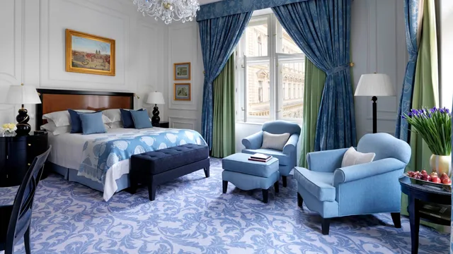 Grand, Renaissance, Four Seasons Hotel Prague 1/1