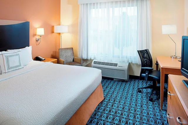 غرفة بسرير كينج لذوي الإعاقة، Fairfield Inn Suites Jonesboro 1/2