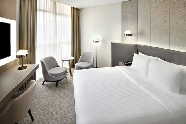 Standard, King Bed, Courtyard By Marriott Al Barsha Dubai 3/9