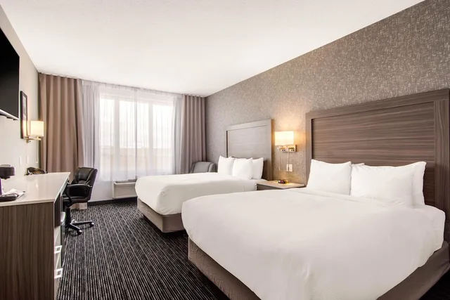 غرفة قياسية بسريرين كوين، Comfort Inn and Suites North Battleford, SK 2/10