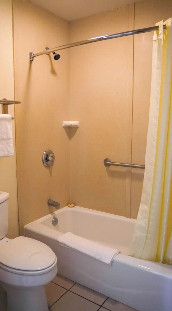 غرفة بسريرين كوين، Country Inn 9/10