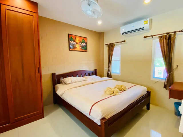 3 Bedrooms, 2 Double and Twin Beds، Benwadee Resort Pattaya 1/1