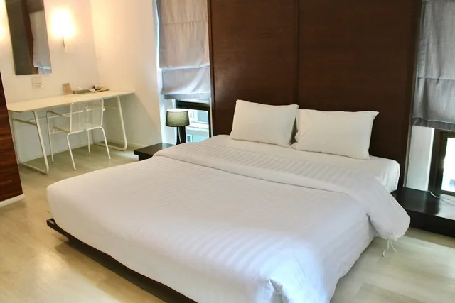 Cove, Deluxe, King Bed, Corner، S2 Hotel 1/3