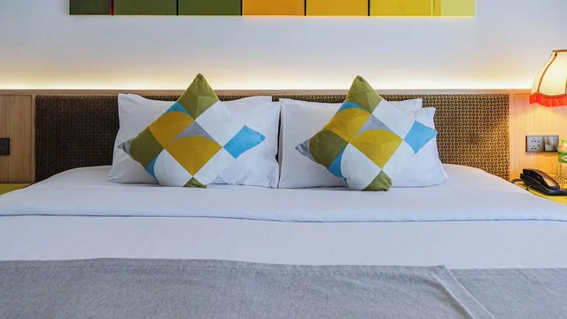 Glow, Penthouse, Suite, King and Twin Beds, Balcony، The Lantern Resorts Patong Phuket 8/9