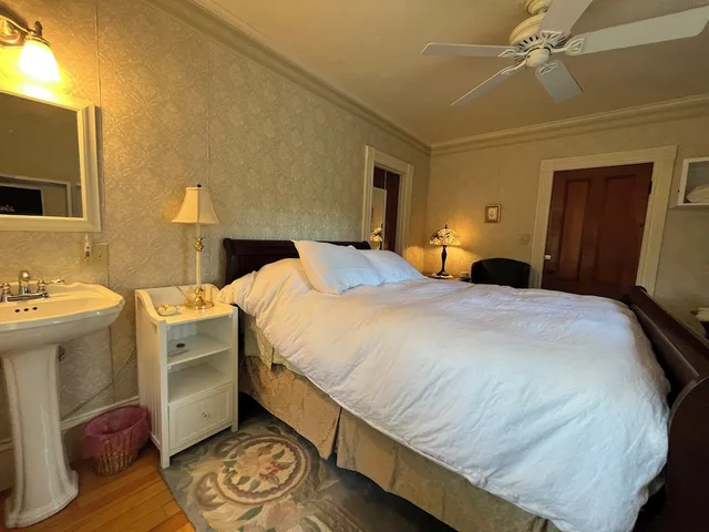 غرفة كلاسيكية بسرير كوين بإطلالة على الحديقة، Cheney House 2/9