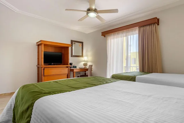 غرفة بسريرين مزدوجين، Quality Inn Mazatlan 4/5