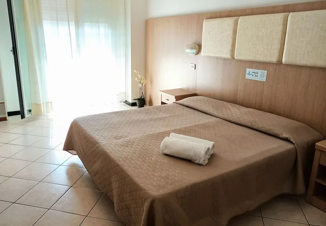 غرفة بسرير مزدوج أو سريرين منفصلين، Hotel Cormoran 1/6