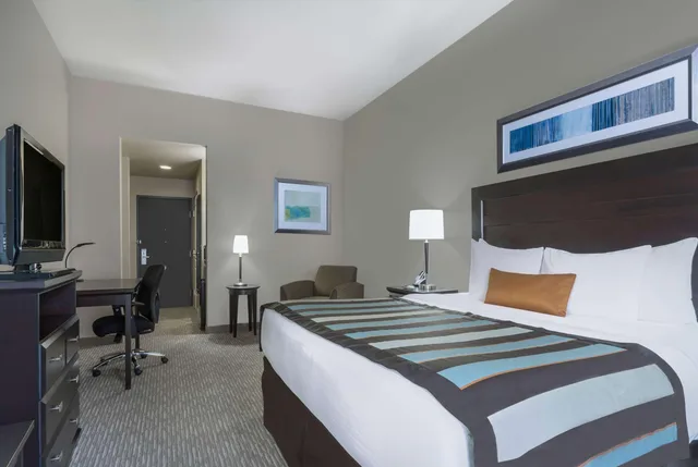 غرفة بسرير كينج، Wingate By Wyndham St George 1/5