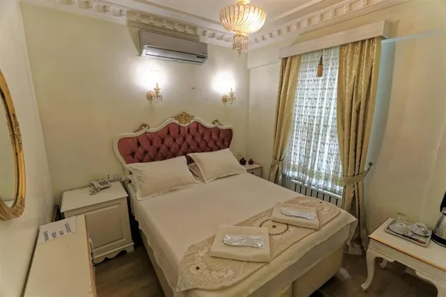 غرفة قياسية بسرير كينج، Romantic Mansion 3/10