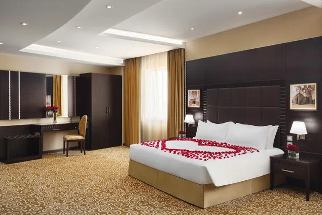 جناح شهر العسل بسرير مزدوج، موفنبيك القصيم(Movenpick Qassim) 1/1