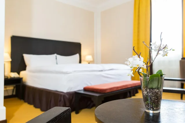غرفة ديلوكس بسرير مزدوج بشرفة، HOTEL EULER 6/8